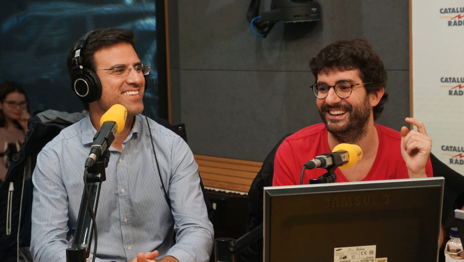 Cat radio foto